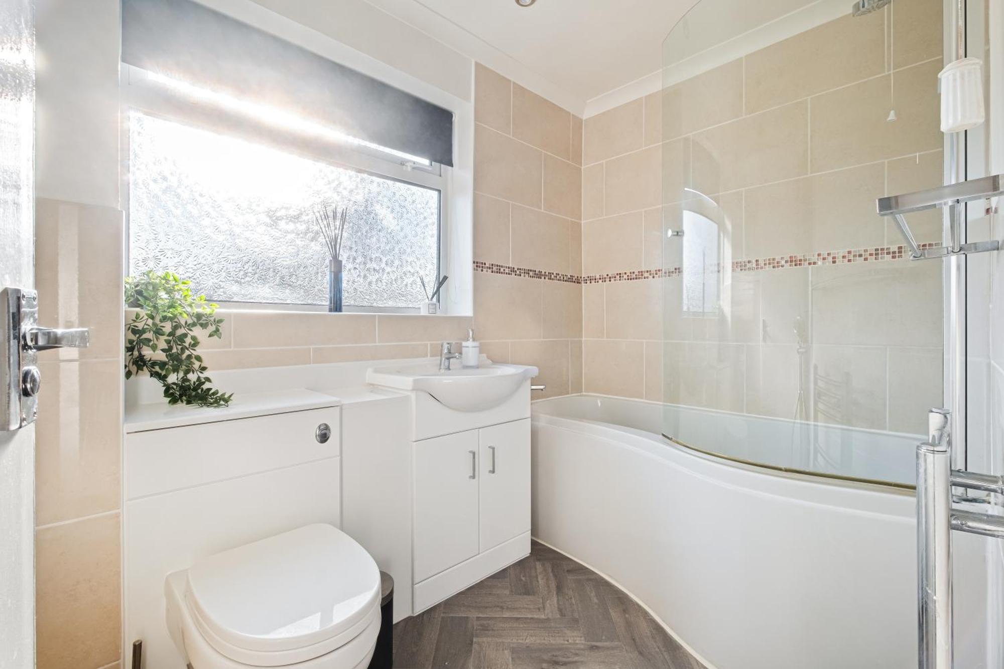 Comfy And Freshly Redecorated Home By Our Home Short Stays Close To Town Centre With Free Parking Бедфорд Экстерьер фото