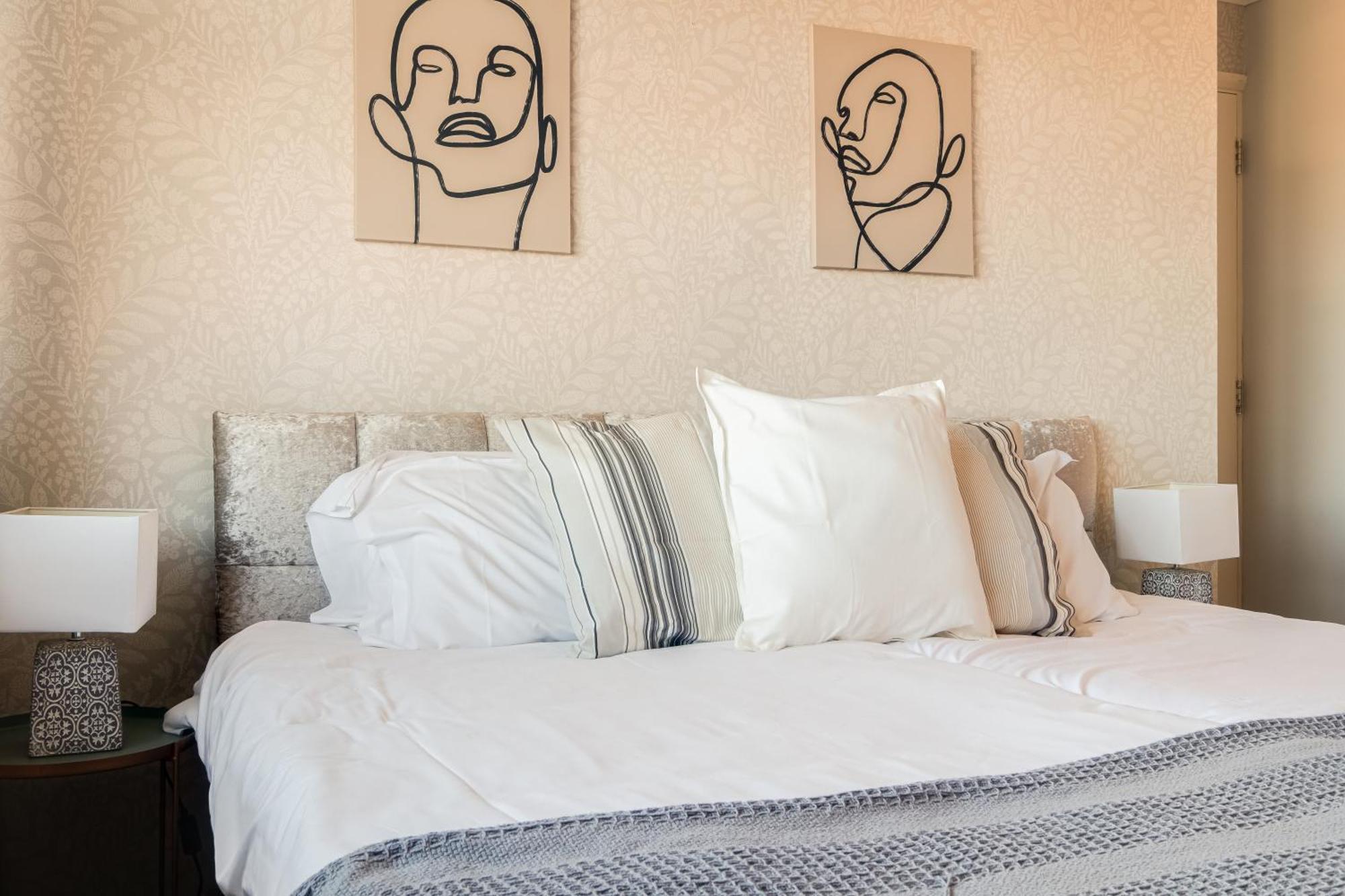 Comfy And Freshly Redecorated Home By Our Home Short Stays Close To Town Centre With Free Parking Бедфорд Экстерьер фото